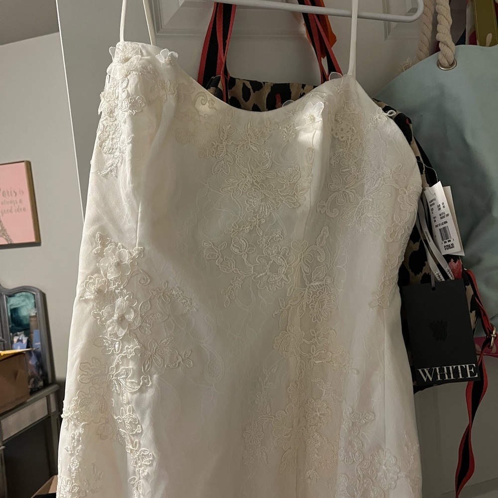 Vera Wang Size 12 Wedding Dress Elegant Simple - Picture 7 of 11